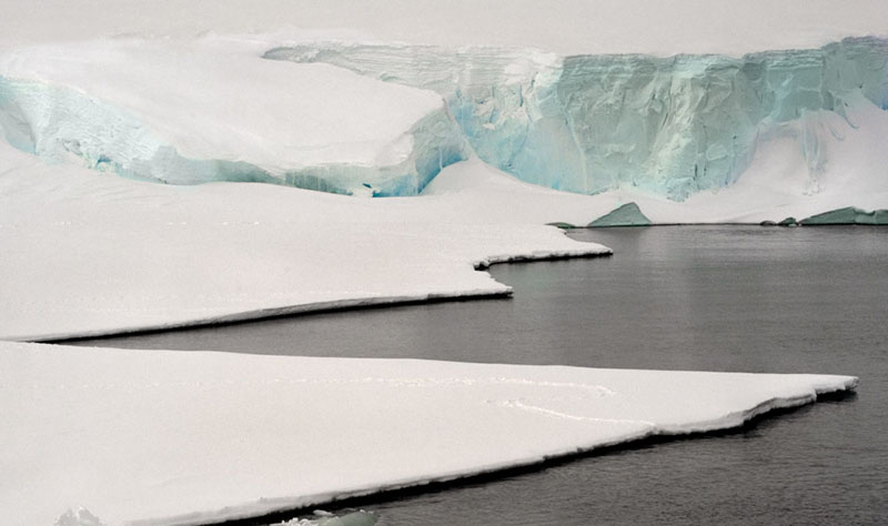 WC-drygalski-ice-tongue Emperor Feet