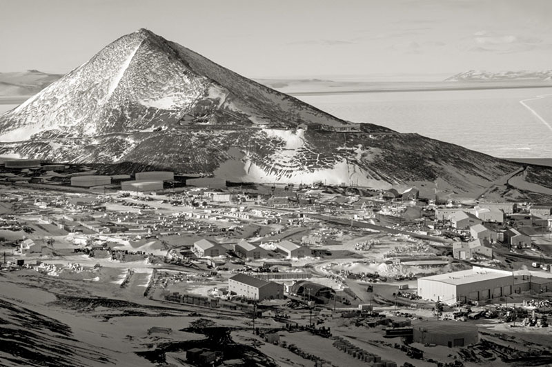 WC-mcmurdo-station Emperor Feet