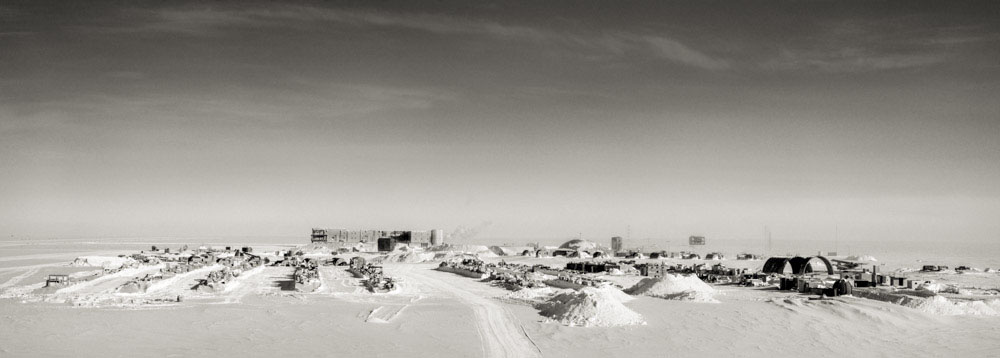 WC-south-pole-station Emperor Feet